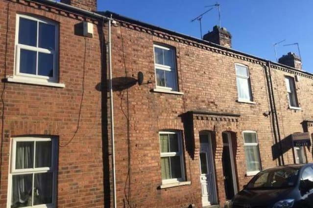Agar Street Villa York Bagian luar foto